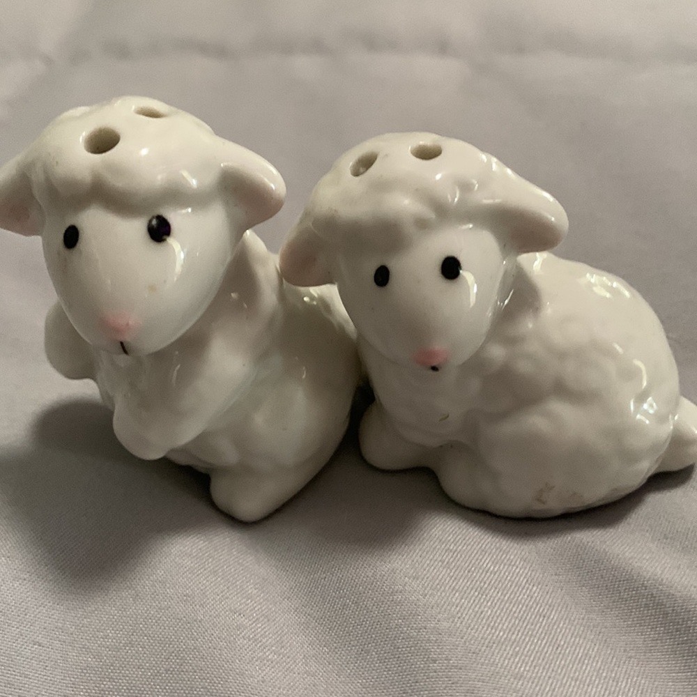 Lamb Sheep Salt and Pepper Shakers White Stoppers Farmhouse Country Decor NWOT
